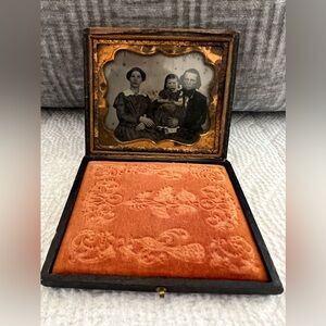 Antique Family Photo Tintype Civil War Era 1800's - Needs TLC (B)